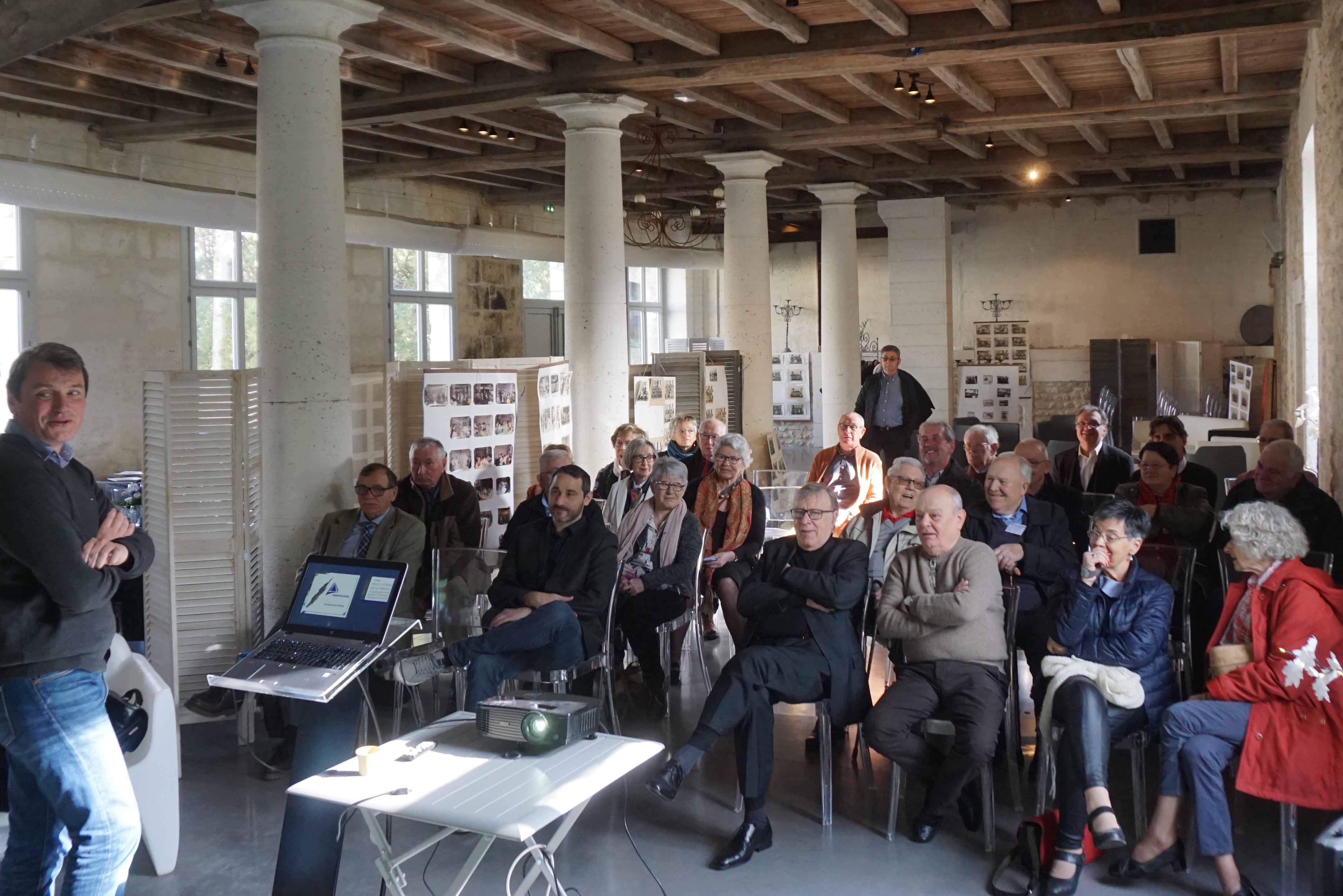 La conférence et le conférencier.