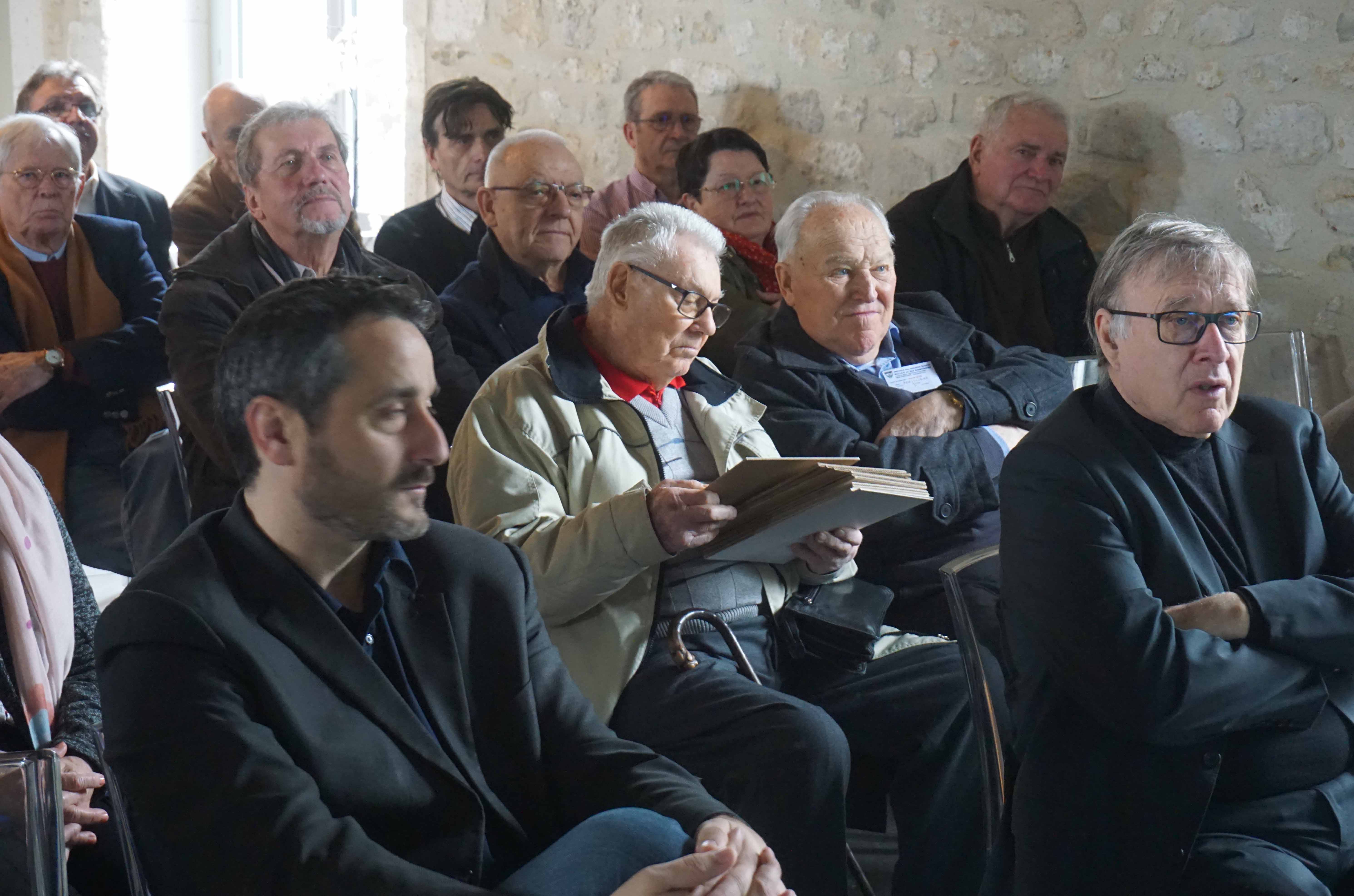 La conférence.